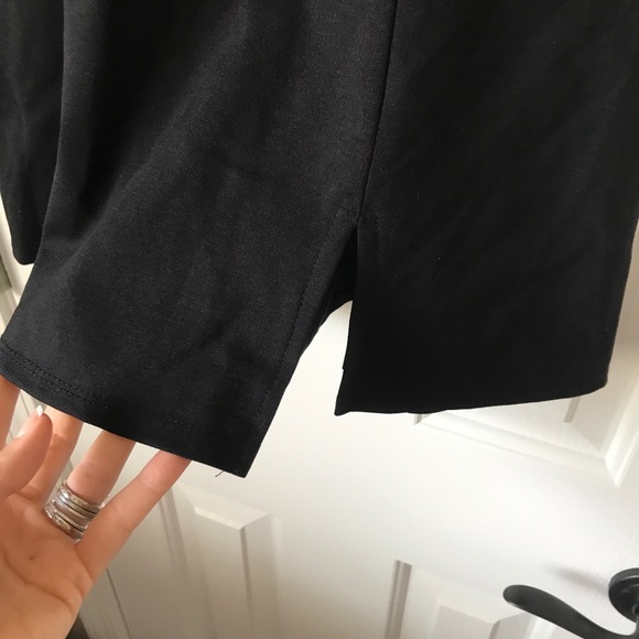 Lulu’s black stretch scoop mini dress - Picture 2 of 5